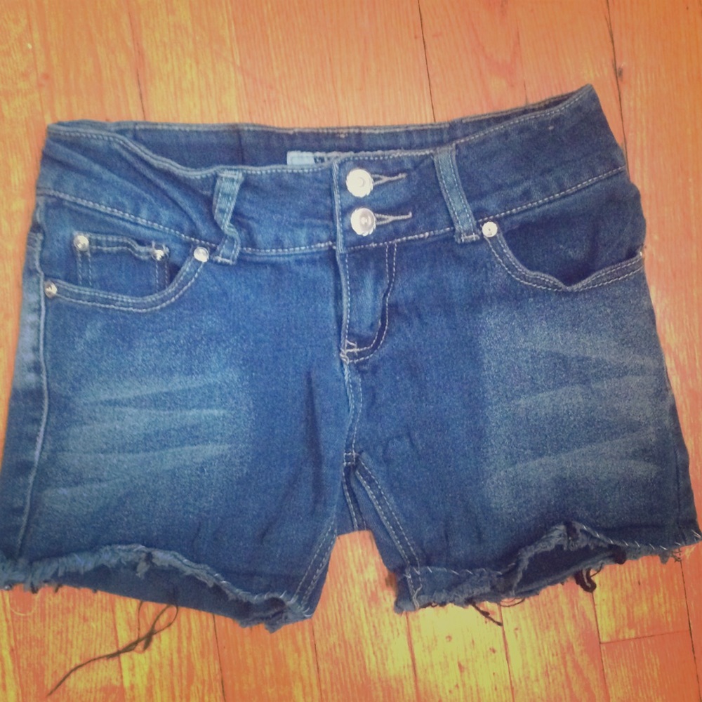Cut-off Jean shorts!